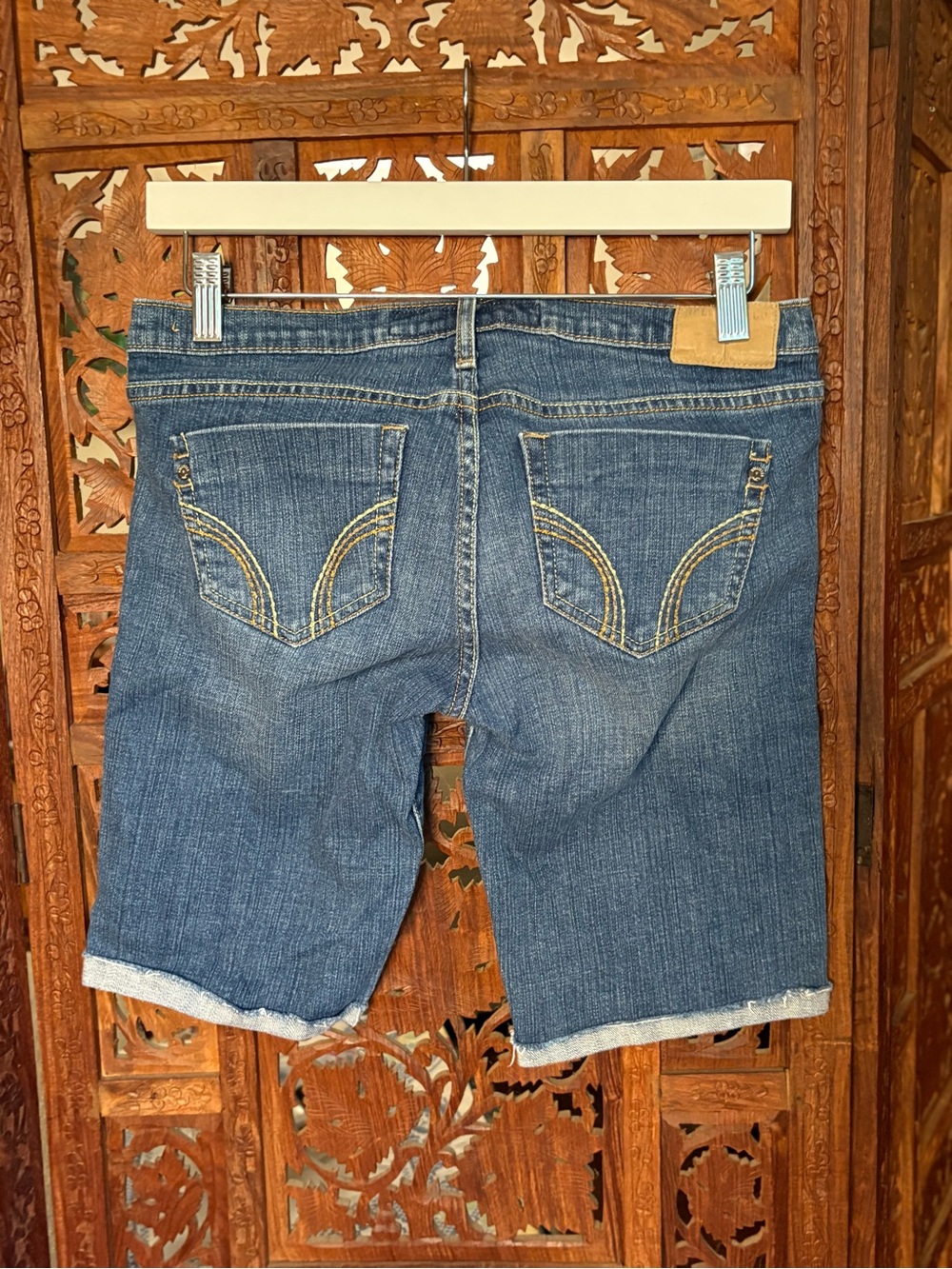 Hollister low rise Bermuda denim shorts Size 3 y2k vintage Hollister jorts